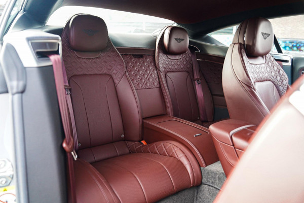 Bentley Continental GT 6.0 W12 | Massage | 360 cam | Swarovski | Carbon Package | ACC | Spoiler | Luchtvering | Head up Display Bentley Continental GT 6.0 W12 | Massage | 360 cam | Swarovski | Carbon Package | ACC | Spoiler | Luchtvering | Head up Display