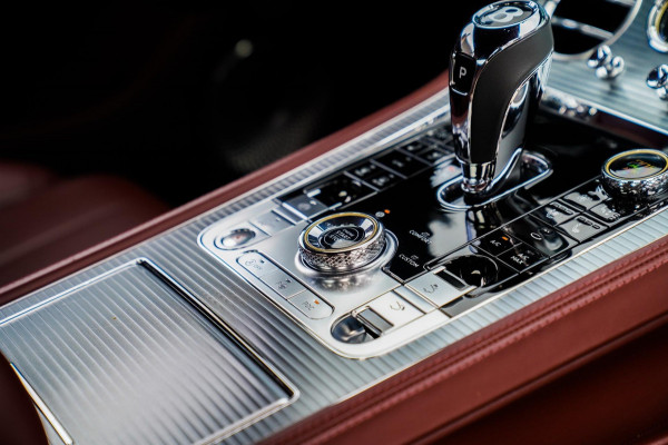 Bentley Continental GT 6.0 W12 | Massage | 360 cam | Swarovski | Carbon Package | ACC | Spoiler | Luchtvering | Head up Display Bentley Continental GT 6.0 W12 | Massage | 360 cam | Swarovski | Carbon Package | ACC | Spoiler | Luchtvering | Head up Display