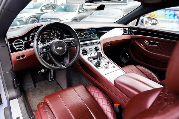 Bentley Continental GT 6.0 W12 | Massage | 360 cam | Swarovski | Carbon Package | ACC | Spoiler | Luchtvering | Head up Display Bentley Continental GT 6.0 W12 | Massage | 360 cam | Swarovski | Carbon Package | ACC | Spoiler | Luchtvering | Head up Display