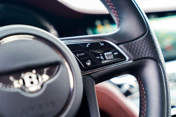 Bentley Continental GT 6.0 W12 | Massage | 360 cam | Swarovski | Carbon Package | ACC | Spoiler | Luchtvering | Head up Display Bentley Continental GT 6.0 W12 | Massage | 360 cam | Swarovski | Carbon Package | ACC | Spoiler | Luchtvering | Head up Display
