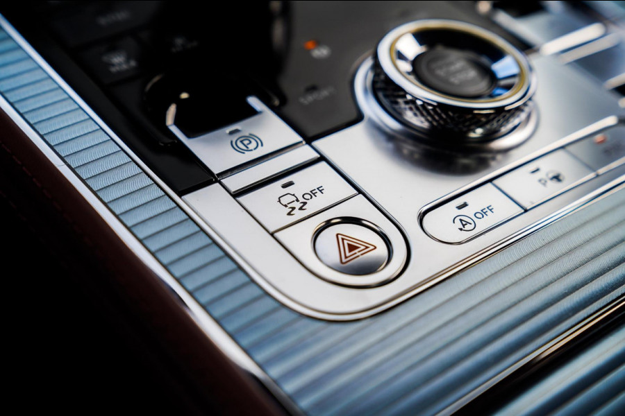 Bentley Continental GT 6.0 W12 | Massage | 360 cam | Swarovski | Carbon Package | ACC | Spoiler | Luchtvering | Head up Display Bentley Continental GT 6.0 W12 | Massage | 360 cam | Swarovski | Carbon Package | ACC | Spoiler | Luchtvering | Head up Display