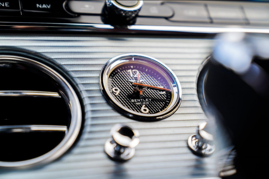 Bentley Continental GT 6.0 W12 | Massage | 360 cam | Swarovski | Carbon Package | ACC | Spoiler | Luchtvering | Head up Display Bentley Continental GT 6.0 W12 | Massage | 360 cam | Swarovski | Carbon Package | ACC | Spoiler | Luchtvering | Head up Display