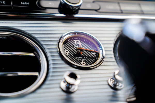 Bentley Continental GT 6.0 W12 | Massage | 360 cam | Swarovski | Carbon Package | ACC | Spoiler | Luchtvering | Head up Display Bentley Continental GT 6.0 W12 | Massage | 360 cam | Swarovski | Carbon Package | ACC | Spoiler | Luchtvering | Head up Display