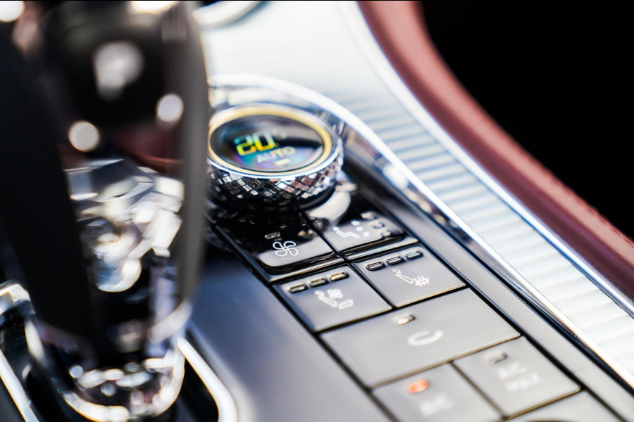 Bentley Continental GT 6.0 W12 | Massage | 360 cam | Swarovski | Carbon Package | ACC | Spoiler | Luchtvering | Head up Display Bentley Continental GT 6.0 W12 | Massage | 360 cam | Swarovski | Carbon Package | ACC | Spoiler | Luchtvering | Head up Display
