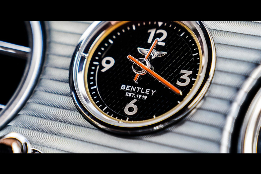 Bentley Continental GT 6.0 W12 | Massage | 360 cam | Swarovski | Carbon Package | ACC | Spoiler | Luchtvering | Head up Display Bentley Continental GT 6.0 W12 | Massage | 360 cam | Swarovski | Carbon Package | ACC | Spoiler | Luchtvering | Head up Display