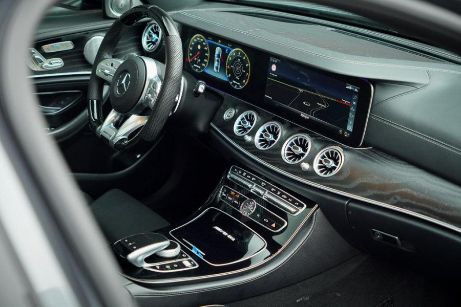 Mercedes-Benz E-Klasse AMG 63 S 4M / Dak / Kuipstoelen / Stoelverwarming / Memory / Distronic
