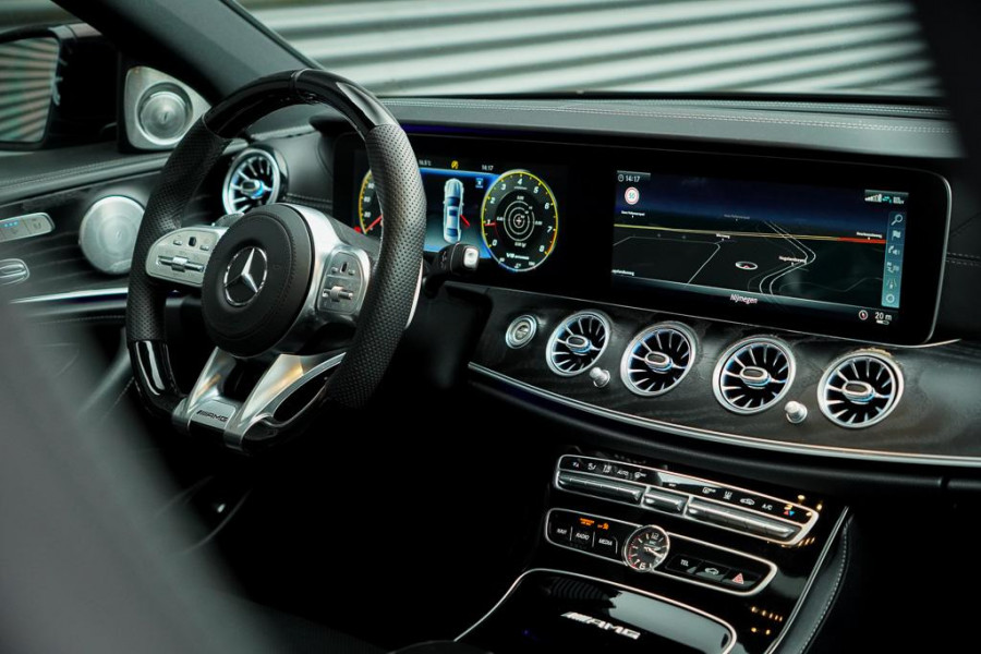 Mercedes-Benz E-Klasse AMG 63 S 4M / Dak / Kuipstoelen / Stoelverwarming / Memory / Distronic