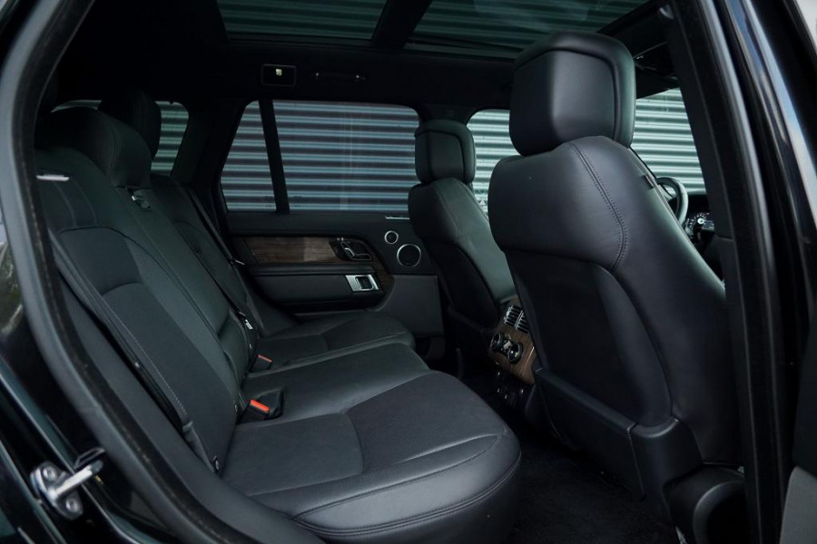 Land Rover Range Rover 2.0 P400e Vogue / Pano / Trekhaak / Meridian / Stoelventilatie Land Rover Range Rover 2.0 P400e Vogue / Pano / Trekhaak / Meridian / Stoelventilatie