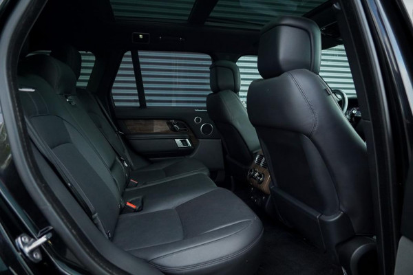 Land Rover Range Rover 2.0 P400e Vogue / Pano / Trekhaak / Meridian / Stoelventilatie Land Rover Range Rover 2.0 P400e Vogue / Pano / Trekhaak / Meridian / Stoelventilatie