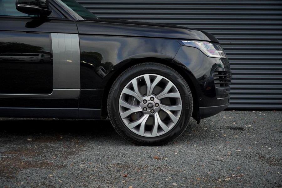 Land Rover Range Rover 2.0 P400e Vogue / Pano / Trekhaak / Meridian / Stoelventilatie Land Rover Range Rover 2.0 P400e Vogue / Pano / Trekhaak / Meridian / Stoelventilatie