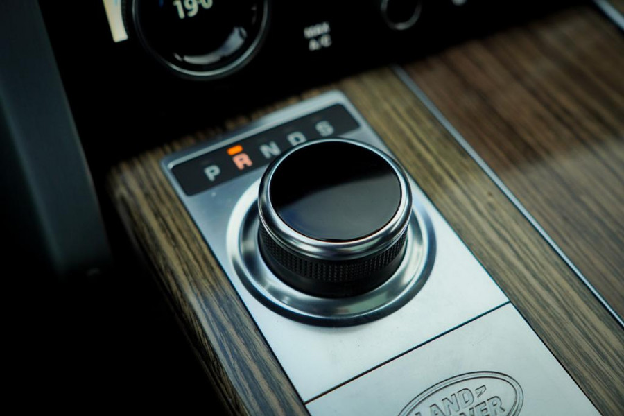 Land Rover Range Rover 2.0 P400e Vogue / Pano / Trekhaak / Meridian / Stoelventilatie Land Rover Range Rover 2.0 P400e Vogue / Pano / Trekhaak / Meridian / Stoelventilatie