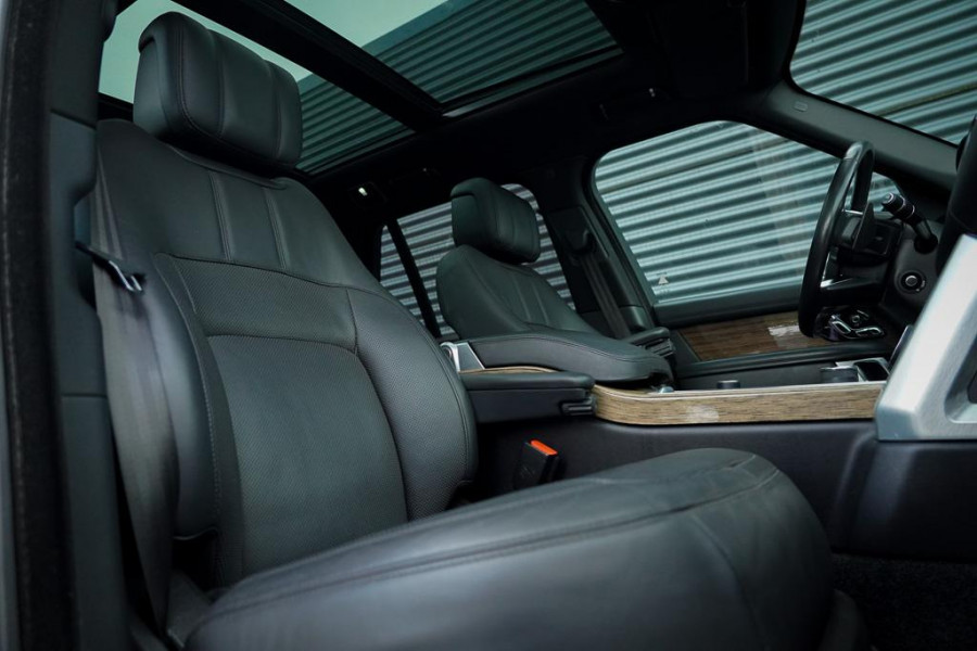 Land Rover Range Rover 2.0 P400e Vogue / Pano / Trekhaak / Meridian / Stoelventilatie Land Rover Range Rover 2.0 P400e Vogue / Pano / Trekhaak / Meridian / Stoelventilatie