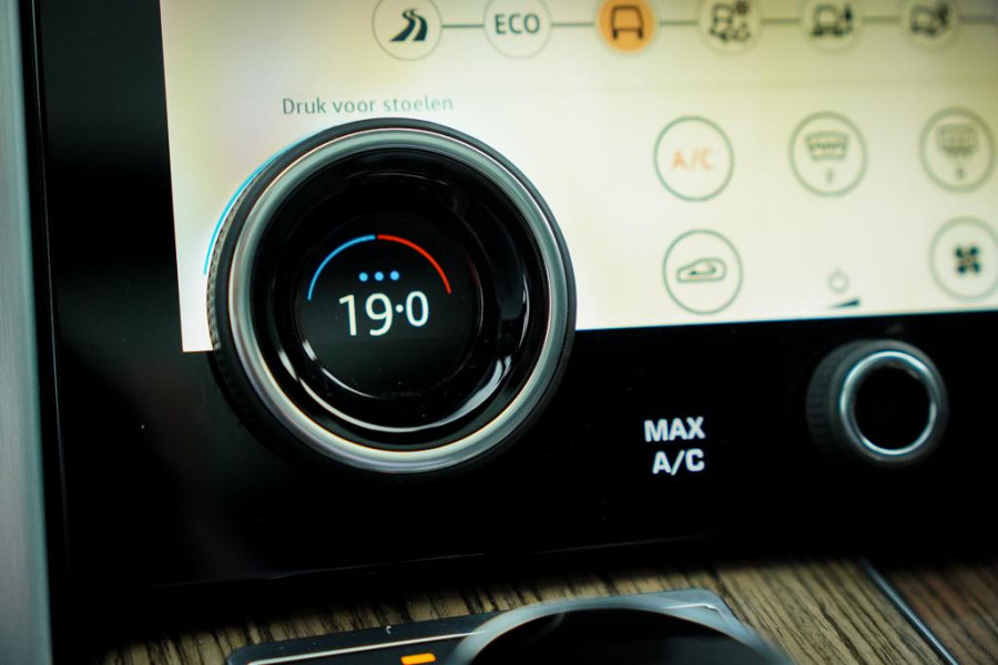 Land Rover Range Rover 2.0 P400e Vogue / Pano / Trekhaak / Meridian / Stoelventilatie Land Rover Range Rover 2.0 P400e Vogue / Pano / Trekhaak / Meridian / Stoelventilatie