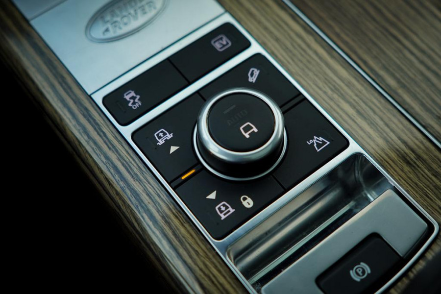 Land Rover Range Rover 2.0 P400e Vogue / Pano / Trekhaak / Meridian / Stoelventilatie Land Rover Range Rover 2.0 P400e Vogue / Pano / Trekhaak / Meridian / Stoelventilatie