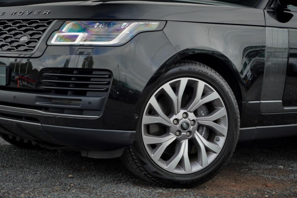 Land Rover Range Rover 2.0 P400e Vogue / Pano / Trekhaak / Meridian / Stoelventilatie Land Rover Range Rover 2.0 P400e Vogue / Pano / Trekhaak / Meridian / Stoelventilatie