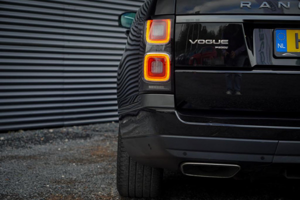 Land Rover Range Rover 2.0 P400e Vogue / Pano / Trekhaak / Meridian / Stoelventilatie Land Rover Range Rover 2.0 P400e Vogue / Pano / Trekhaak / Meridian / Stoelventilatie