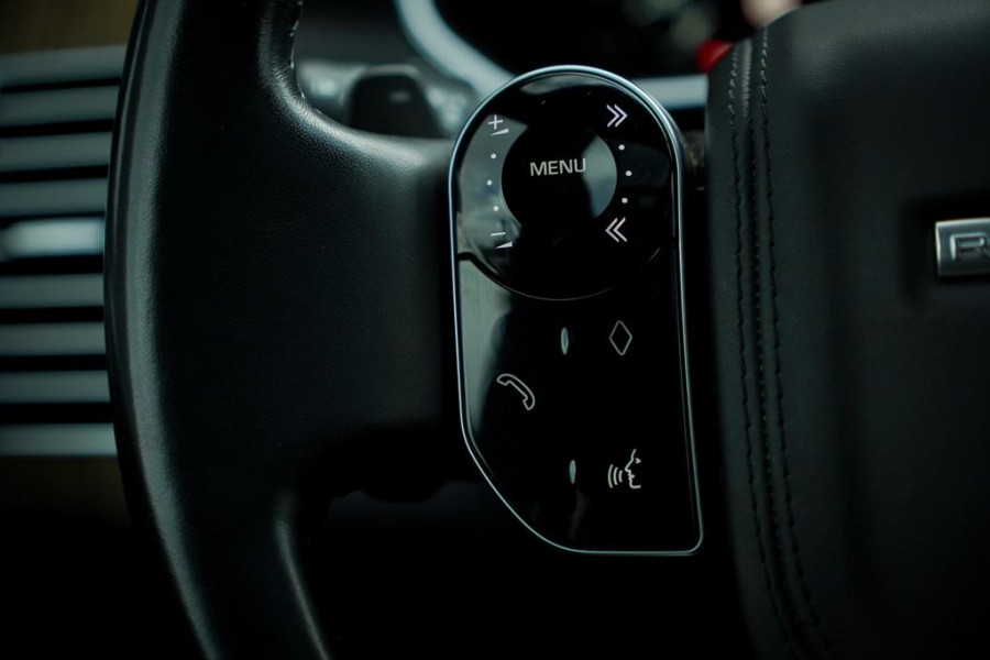 Land Rover Range Rover 2.0 P400e Vogue / Pano / Trekhaak / Meridian / Stoelventilatie Land Rover Range Rover 2.0 P400e Vogue / Pano / Trekhaak / Meridian / Stoelventilatie