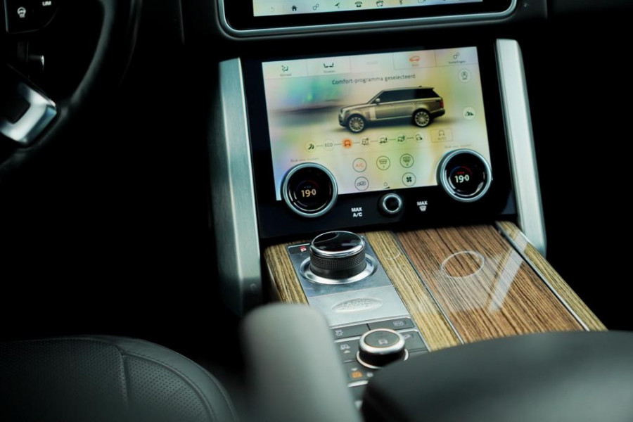 Land Rover Range Rover 2.0 P400e Vogue / Pano / Trekhaak / Meridian / Stoelventilatie Land Rover Range Rover 2.0 P400e Vogue / Pano / Trekhaak / Meridian / Stoelventilatie