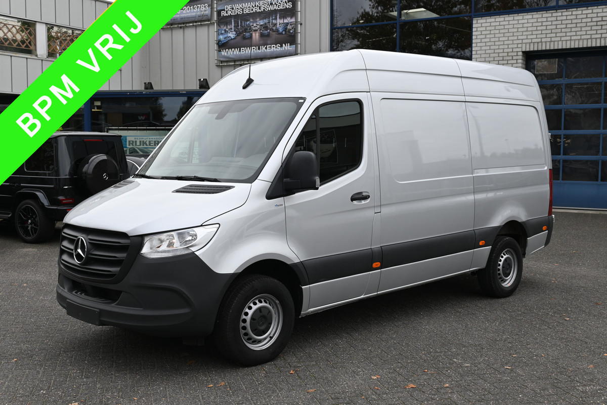 Mercedes-Benz Sprinter 317 CDI L2H2 RWD MBUX met camera, Led in laadruimte, Opstap Mercedes-Benz Sprinter 317 CDI L2H2 RWD MBUX met camera, Led in laadruimte, Opstap