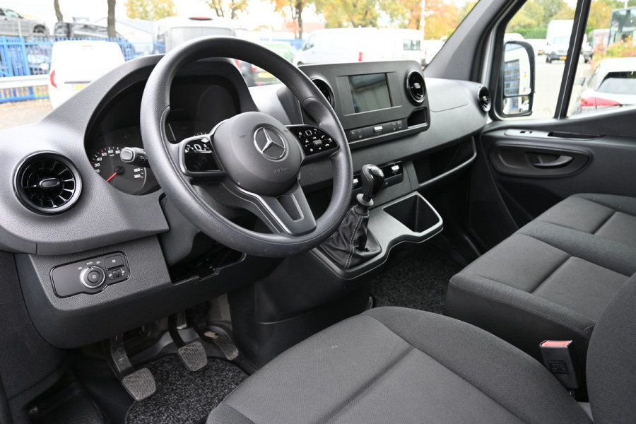 Mercedes-Benz Sprinter 317 CDI L2H2 RWD MBUX met camera, Led in laadruimte, Opstap