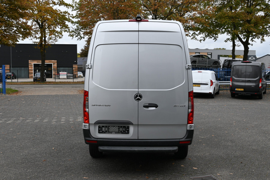 Mercedes-Benz Sprinter 317 CDI L2H2 RWD MBUX met camera, Led in laadruimte, Opstap
