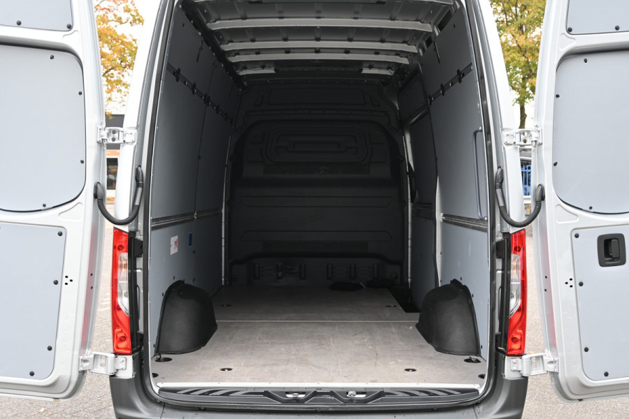 Mercedes-Benz Sprinter 317 CDI L2H2 RWD MBUX met camera, Led in laadruimte, Opstap