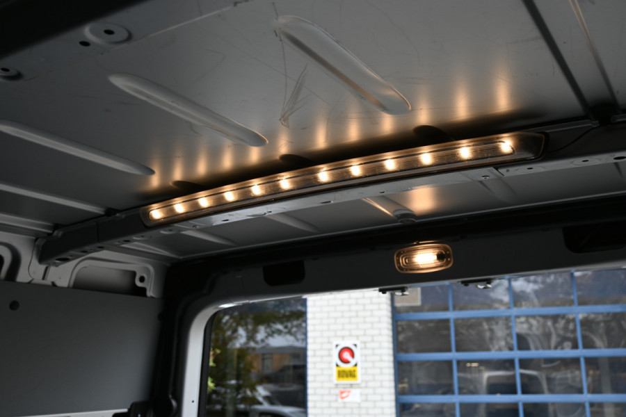 Mercedes-Benz Sprinter 317 CDI L2H2 RWD MBUX met camera, Led in laadruimte, Opstap