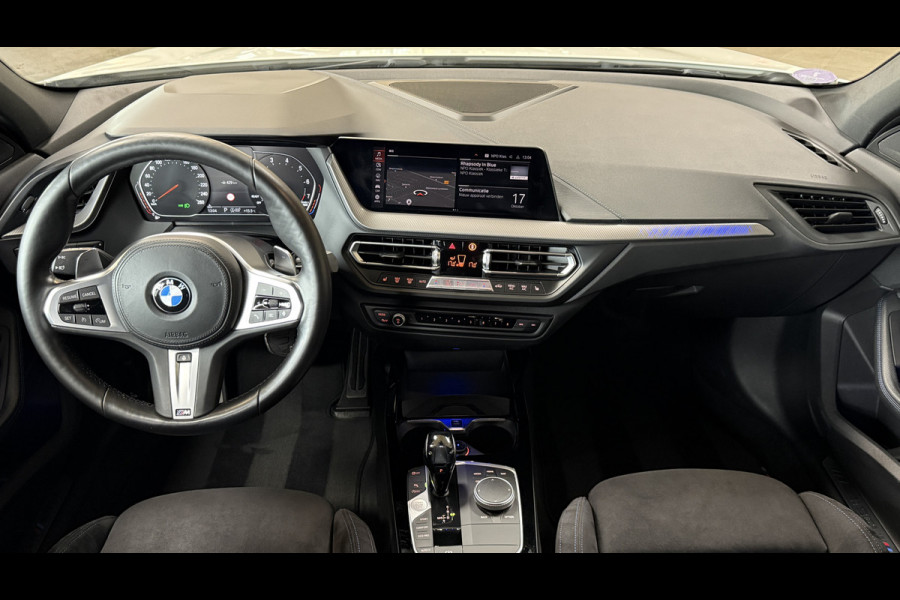BMW 1-serie M135i xDrive High Executive Navi | 19" | Alcantara | Camera | PDC V+A | BMW 1-serie M135i xDrive High Executive Navi | 19" | Alcantara | Camera | PDC V+A |