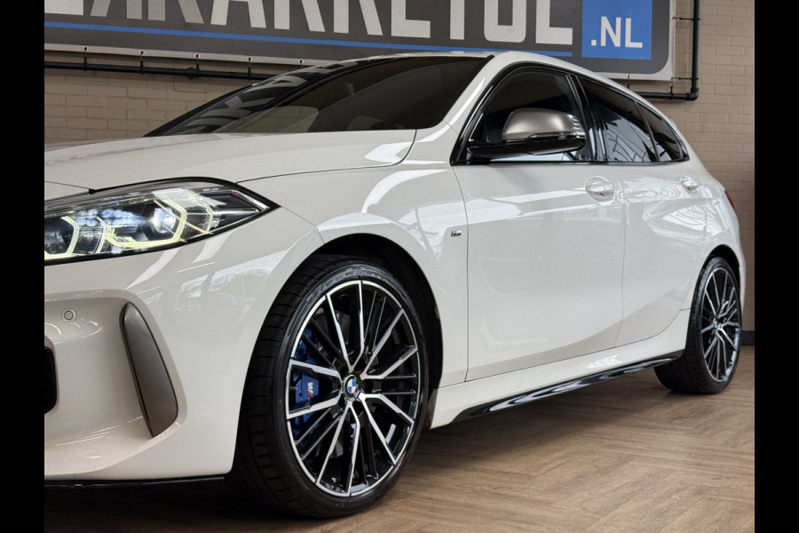 BMW 1-serie M135i xDrive High Executive Navi | 19" | Alcantara | Camera | PDC V+A | BMW 1-serie M135i xDrive High Executive Navi | 19" | Alcantara | Camera | PDC V+A |