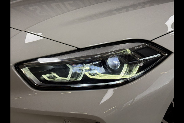 BMW 1-serie M135i xDrive High Executive Navi | 19" | Alcantara | Camera | PDC V+A | BMW 1-serie M135i xDrive High Executive Navi | 19" | Alcantara | Camera | PDC V+A |