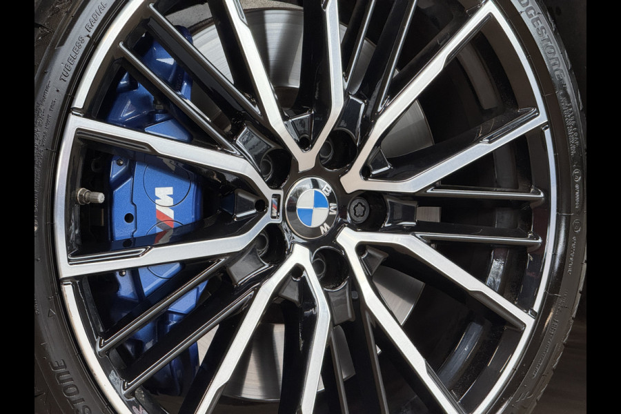 BMW 1-serie M135i xDrive High Executive Navi | 19" | Alcantara | Camera | PDC V+A | BMW 1-serie M135i xDrive High Executive Navi | 19" | Alcantara | Camera | PDC V+A |