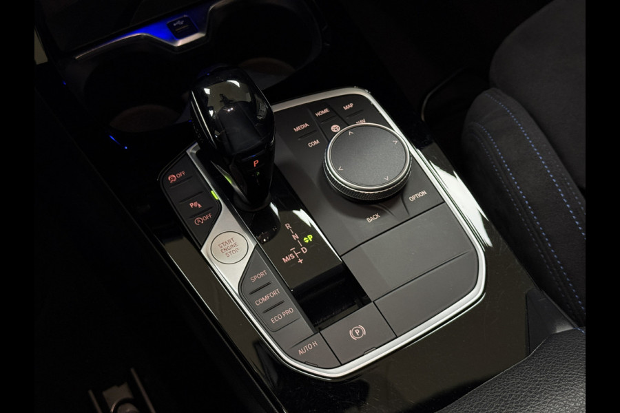 BMW 1-serie M135i xDrive High Executive Navi | 19" | Alcantara | Camera | PDC V+A | BMW 1-serie M135i xDrive High Executive Navi | 19" | Alcantara | Camera | PDC V+A |