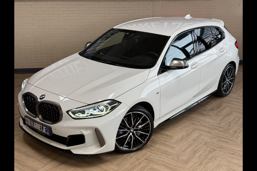 BMW 1-serie M135i xDrive High Executive Navi | 19" | Alcantara | Camera | PDC V+A | BMW 1-serie M135i xDrive High Executive Navi | 19" | Alcantara | Camera | PDC V+A |