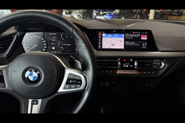 BMW 1-serie M135i xDrive High Executive Navi | 19" | Alcantara | Camera | PDC V+A | BMW 1-serie M135i xDrive High Executive Navi | 19" | Alcantara | Camera | PDC V+A |