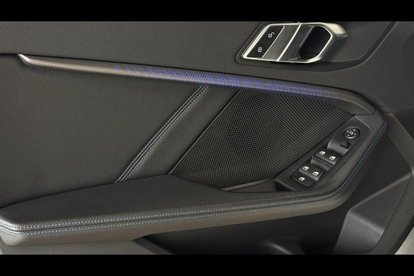 BMW 1-serie M135i xDrive High Executive Navi | 19" | Alcantara | Camera | PDC V+A | BMW 1-serie M135i xDrive High Executive Navi | 19" | Alcantara | Camera | PDC V+A |