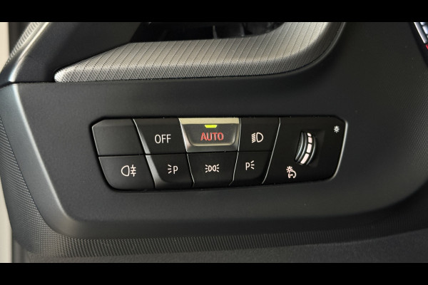 BMW 1-serie M135i xDrive High Executive Navi | 19" | Alcantara | Camera | PDC V+A | BMW 1-serie M135i xDrive High Executive Navi | 19" | Alcantara | Camera | PDC V+A |