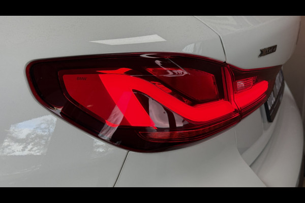 BMW 1-serie M135i xDrive High Executive Navi | 19" | Alcantara | Camera | PDC V+A | BMW 1-serie M135i xDrive High Executive Navi | 19" | Alcantara | Camera | PDC V+A |