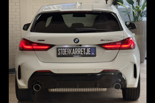 BMW 1-serie M135i xDrive High Executive Navi | 19" | Alcantara | Camera | PDC V+A | BMW 1-serie M135i xDrive High Executive Navi | 19" | Alcantara | Camera | PDC V+A |