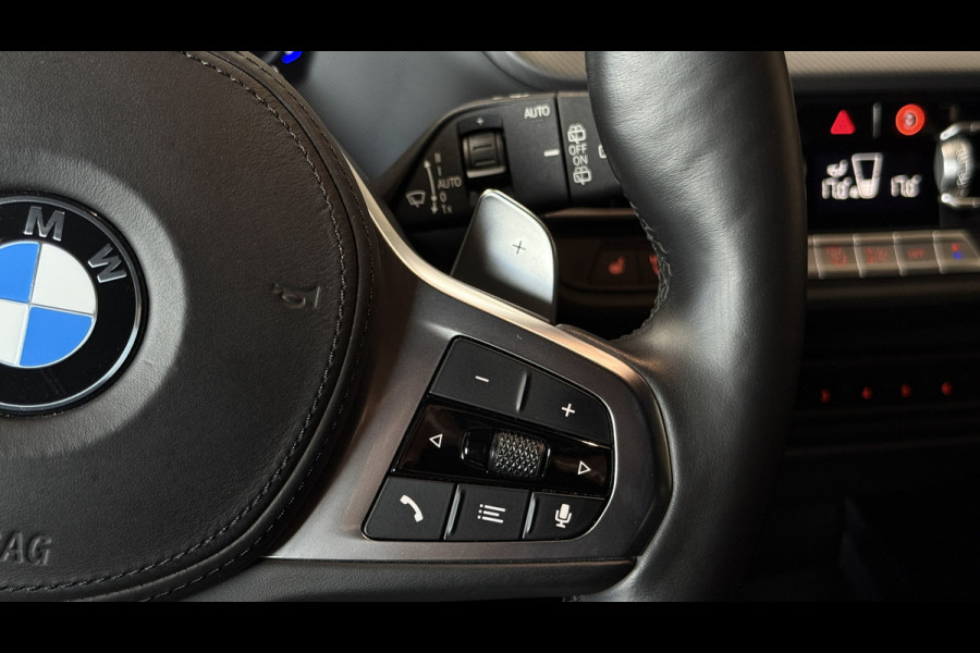 BMW 1-serie M135i xDrive High Executive Navi | 19" | Alcantara | Camera | PDC V+A | BMW 1-serie M135i xDrive High Executive Navi | 19" | Alcantara | Camera | PDC V+A |