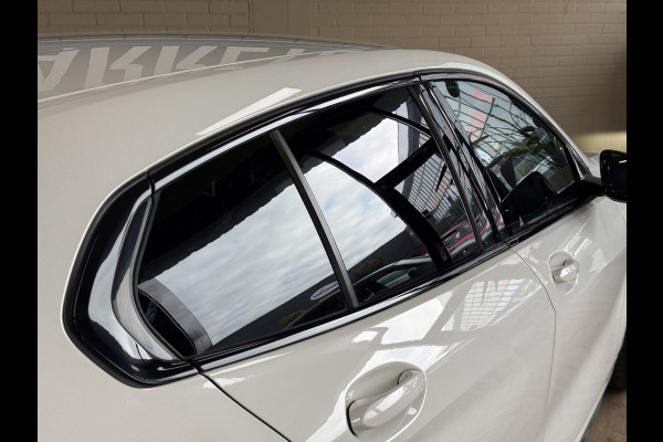 BMW 1-serie M135i xDrive High Executive Navi | 19" | Alcantara | Camera | PDC V+A | BMW 1-serie M135i xDrive High Executive Navi | 19" | Alcantara | Camera | PDC V+A |