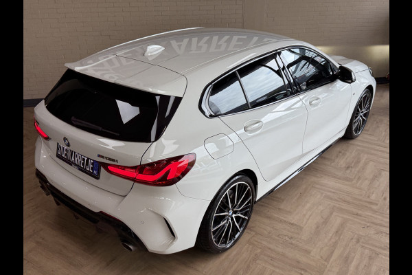 BMW 1-serie M135i xDrive High Executive Navi | 19" | Alcantara | Camera | PDC V+A | BMW 1-serie M135i xDrive High Executive Navi | 19" | Alcantara | Camera | PDC V+A |