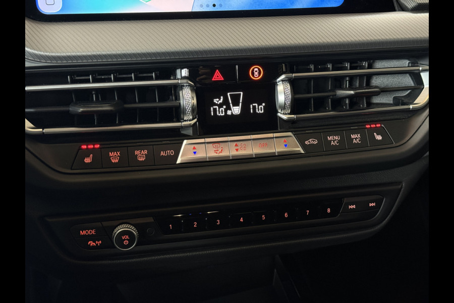 BMW 1-serie M135i xDrive High Executive Navi | 19" | Alcantara | Camera | PDC V+A | BMW 1-serie M135i xDrive High Executive Navi | 19" | Alcantara | Camera | PDC V+A |