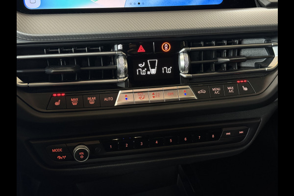 BMW 1-serie M135i xDrive High Executive Navi | 19" | Alcantara | Camera | PDC V+A | BMW 1-serie M135i xDrive High Executive Navi | 19" | Alcantara | Camera | PDC V+A |