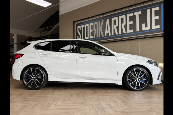 BMW 1-serie M135i xDrive High Executive Navi | 19" | Alcantara | Camera | PDC V+A | BMW 1-serie M135i xDrive High Executive Navi | 19" | Alcantara | Camera | PDC V+A |