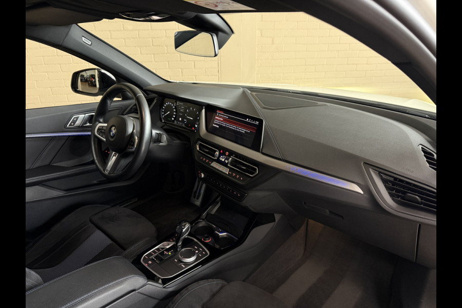 BMW 1-serie M135i xDrive High Executive Navi | 19" | Alcantara | Camera | PDC V+A | BMW 1-serie M135i xDrive High Executive Navi | 19" | Alcantara | Camera | PDC V+A |