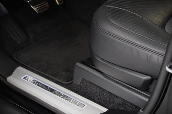 Land Rover Range Rover 2.0 P400e Vogue Navi|Panoramadak|Org.NL|Ijskast|1e Eig|Dealer onderhouden Land Rover Range Rover 2.0 P400e Vogue Navi|Panoramadak|Org.NL|Ijskast|1e Eig|Dealer onderhouden