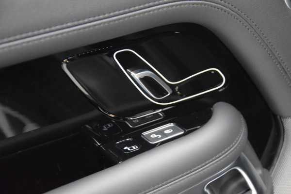 Land Rover Range Rover 2.0 P400e Vogue Navi|Panoramadak|Org.NL|Ijskast|1e Eig|Dealer onderhouden Land Rover Range Rover 2.0 P400e Vogue Navi|Panoramadak|Org.NL|Ijskast|1e Eig|Dealer onderhouden