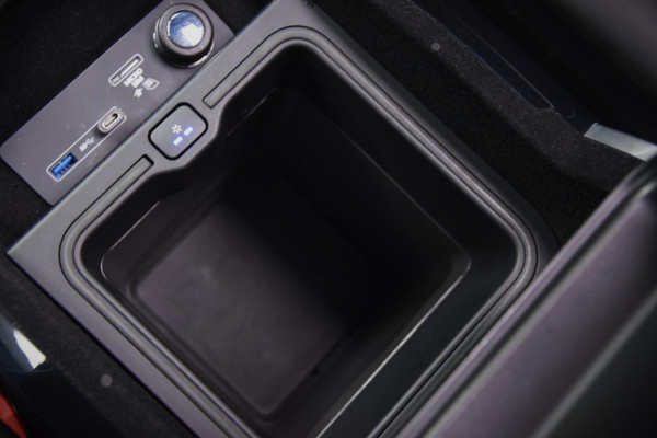 Land Rover Range Rover 2.0 P400e Vogue Navi|Panoramadak|Org.NL|Ijskast|1e Eig|Dealer onderhouden Land Rover Range Rover 2.0 P400e Vogue Navi|Panoramadak|Org.NL|Ijskast|1e Eig|Dealer onderhouden