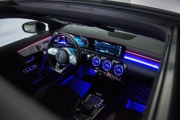 Mercedes-Benz CLA-Klasse Shooting Brake 180 Business Solution AMG Night Edition ORG NL [ Pano Sfeer Matrix Memory El Trekhaak ]