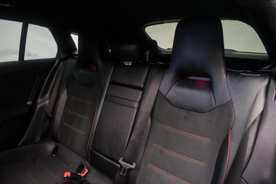 Mercedes-Benz CLA-Klasse Shooting Brake 180 Business Solution AMG Night Edition ORG NL [ Pano Sfeer Matrix Memory El Trekhaak ]